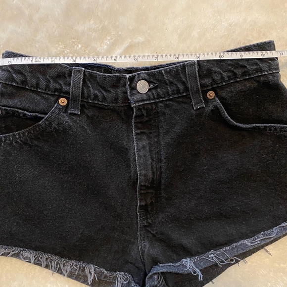 Levi’s Black Denim Shorts - Picture 5 of 6